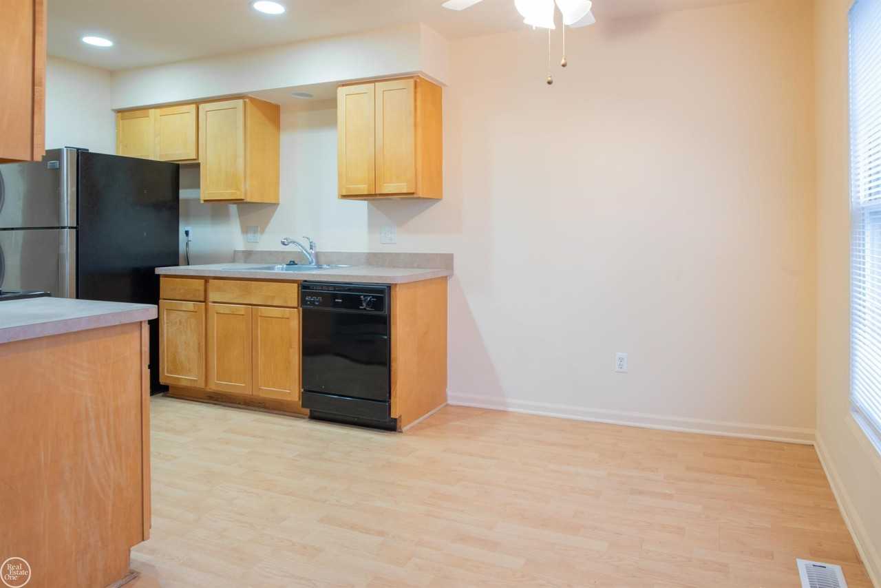 25523 Knoll Dr - Photo 5 of 21