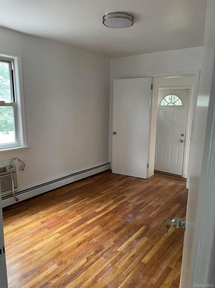 4646 Bell Blvd - Photo 5 of 8