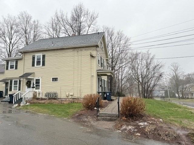 95 Elm St Apt B #B - Photo 3 of 19