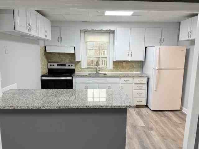 95 Elm St Apt B #B - Photo 4 of 19