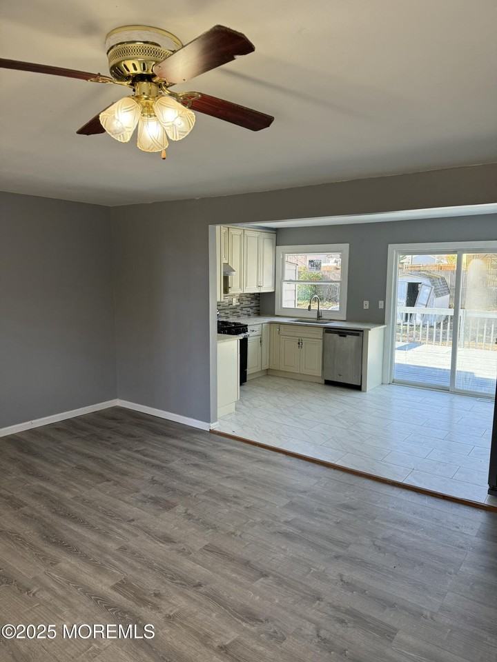 127 Mill St - Photo 3 of 25