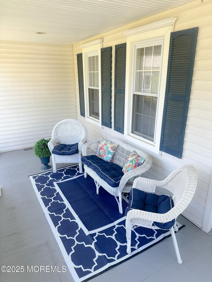 327 Woodland Ave - Photo 3 of 28