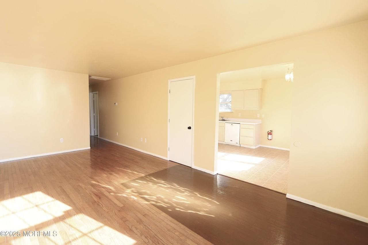 2208 Adams Ave - Photo 2 of 11