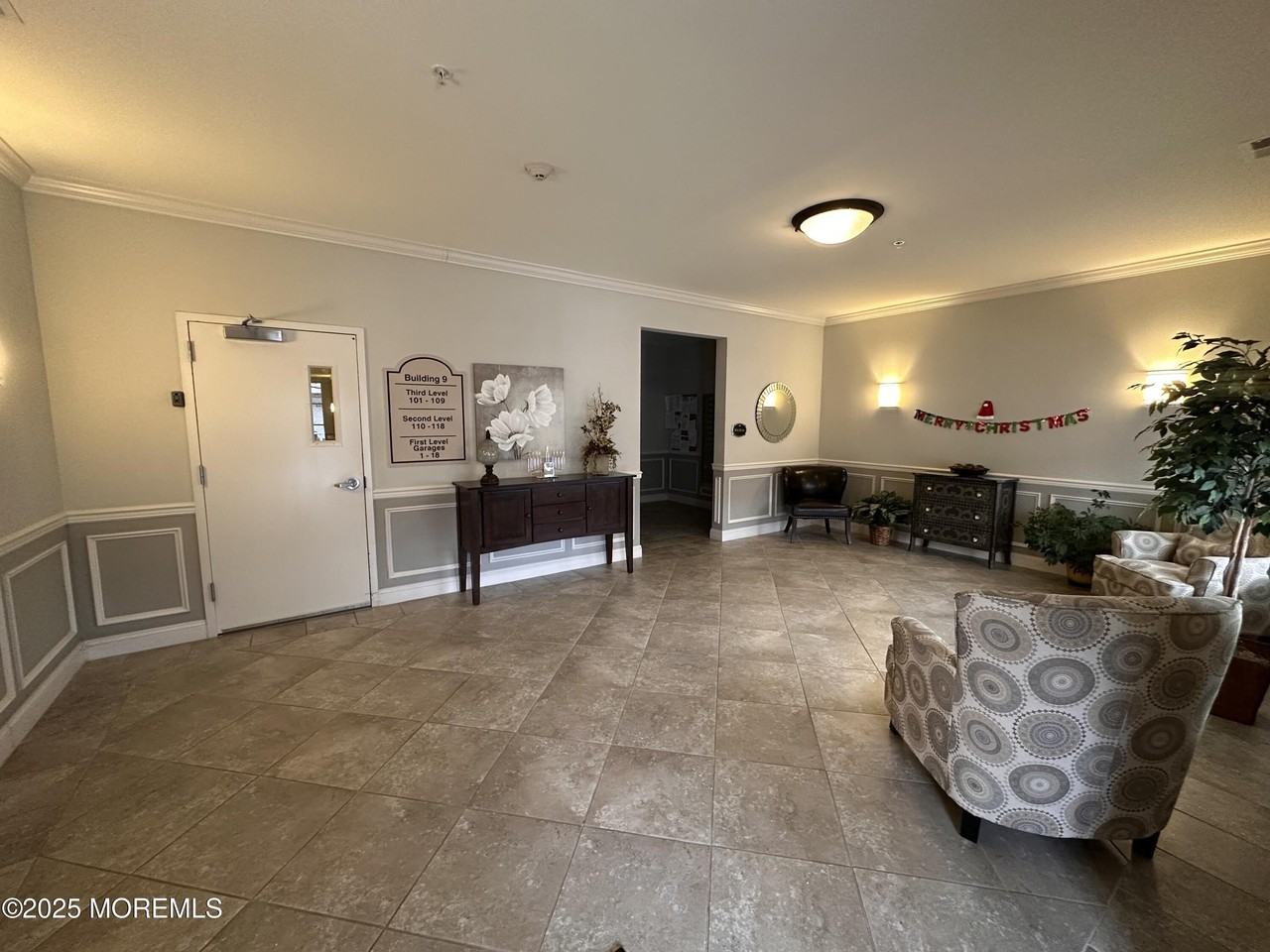 112 Regency Ct - Photo 2 of 32