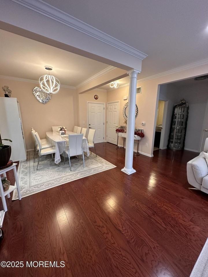 112 Regency Ct - Photo 7 of 32