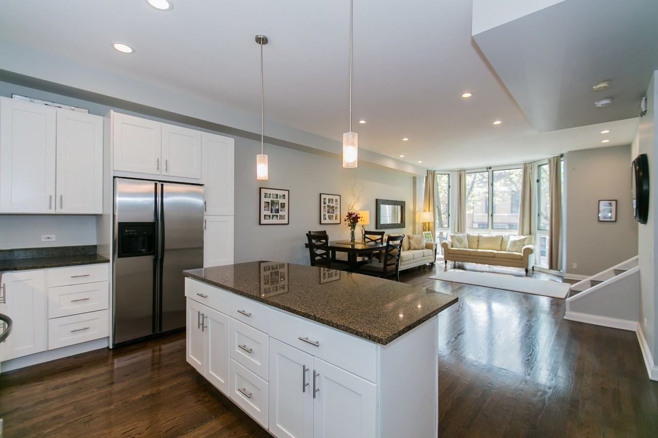 2005 N Hoyne Ave - Photo 4 of 22