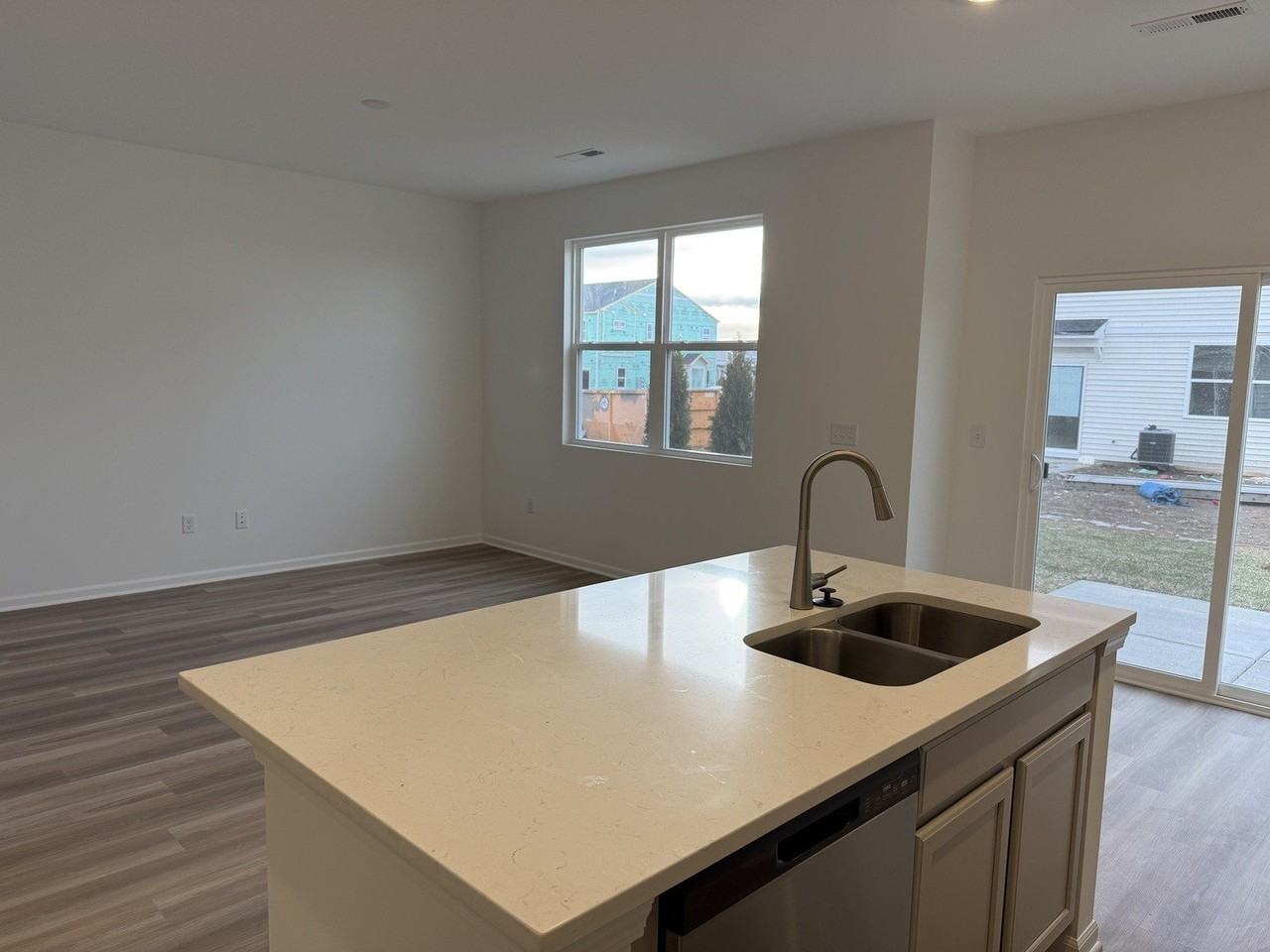 302 Kingsport Dr Unit 302 #302 - Photo 3 of 25