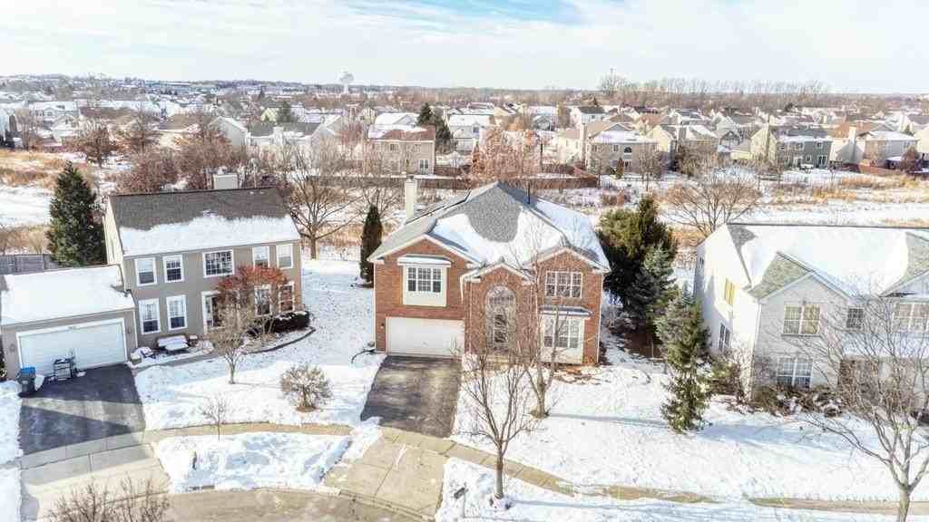 5610 Heartland Ct - Photo 2 of 50