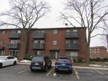 135 Pickwick Dr Apt E #E - Photo 1 of 1