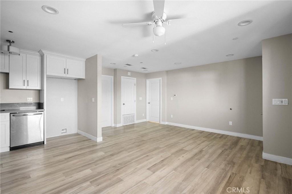 11731 Runnymede St #3 - Photo 5 of 18