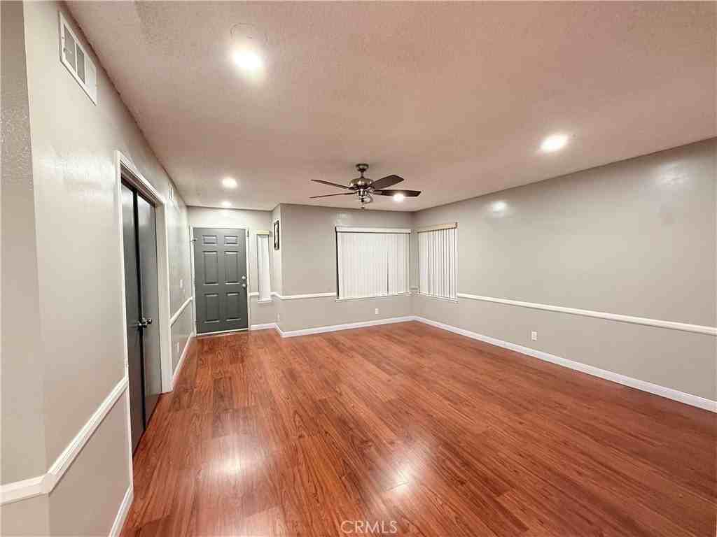 16118 Montgomery Ave - Photo 2 of 9