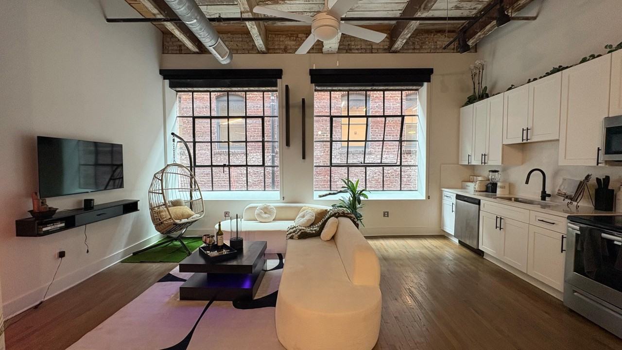 Northside Dr Sw - Photo 2 of 10