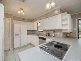 featured image of Willow Dr