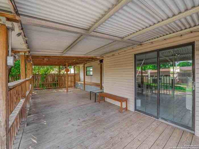 Willow Dr - Photo 4 of 8