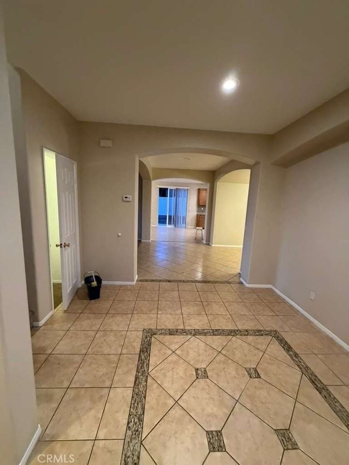 29105 Bluestone Dr - Photo 2 of 8