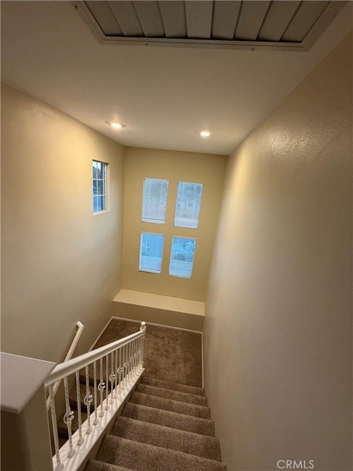 29105 Bluestone Dr - Photo 4 of 8