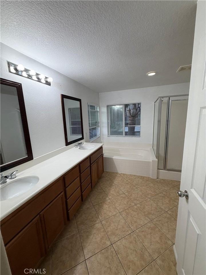 29105 Bluestone Dr - Photo 6 of 8