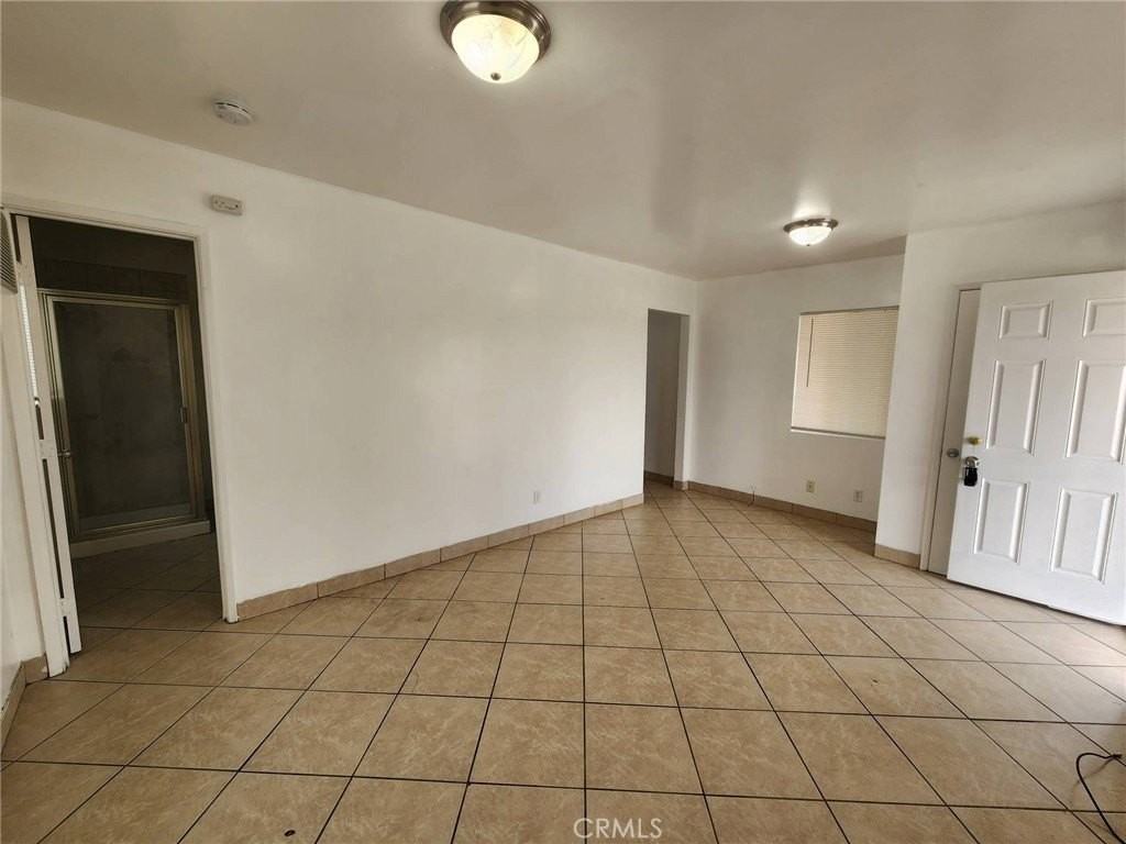 72121 Hatch Rd - Photo 2 of 5