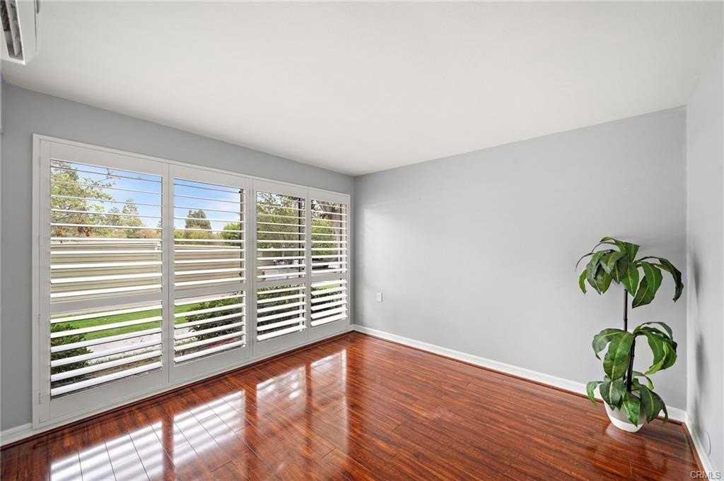 228 Avenida Majorca #C - Photo 5 of 23