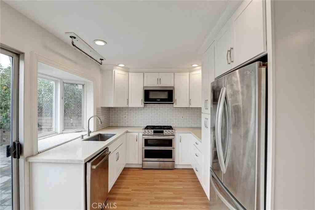 10772 Cobalt Ct - Photo 2 of 27