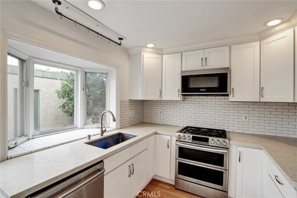 10772 Cobalt Ct - Photo 3 of 27