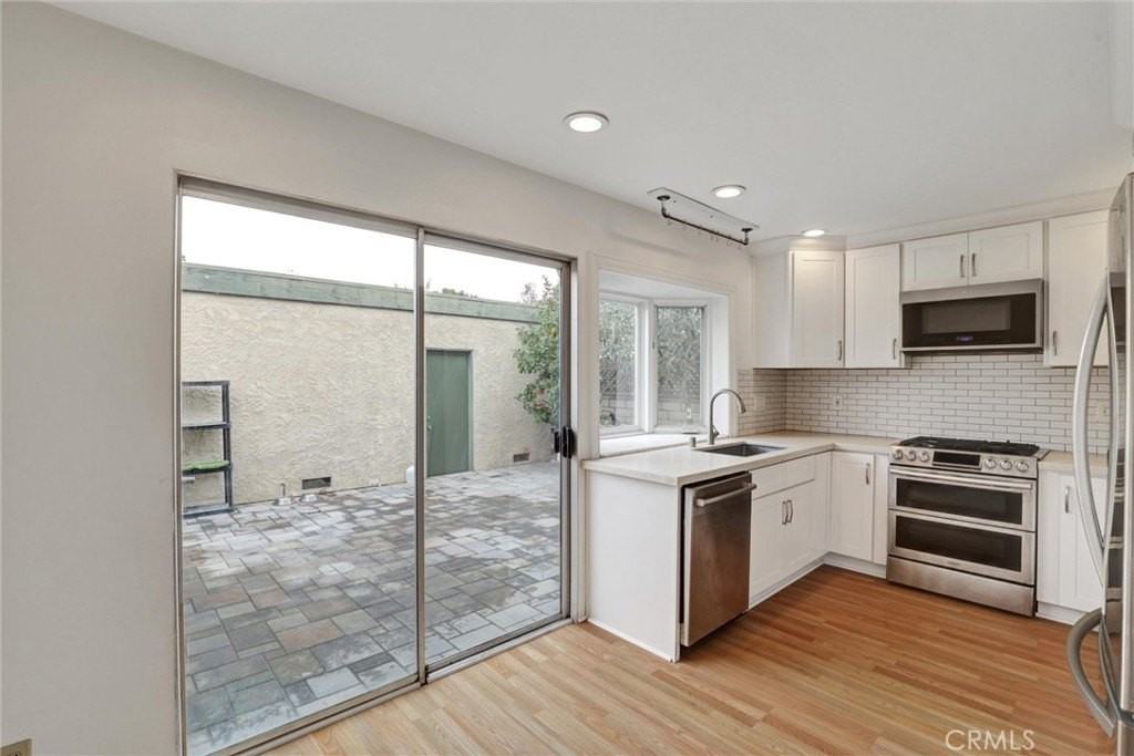 10772 Cobalt Ct - Photo 4 of 27