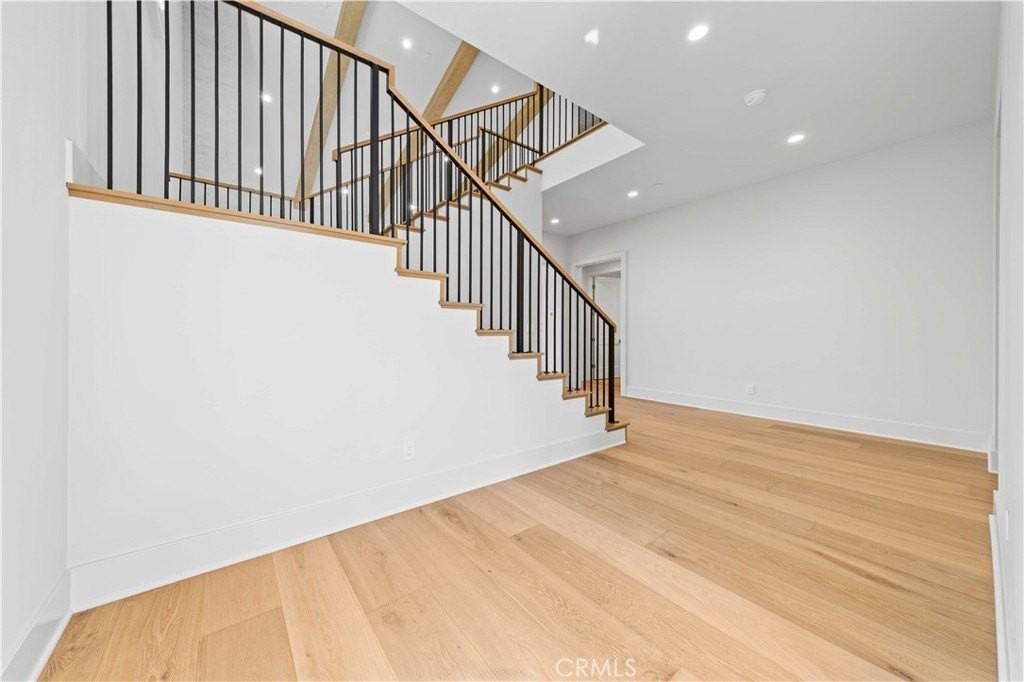 233 Pinnacle - Photo 4 of 50