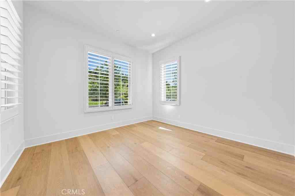 233 Pinnacle - Photo 7 of 50