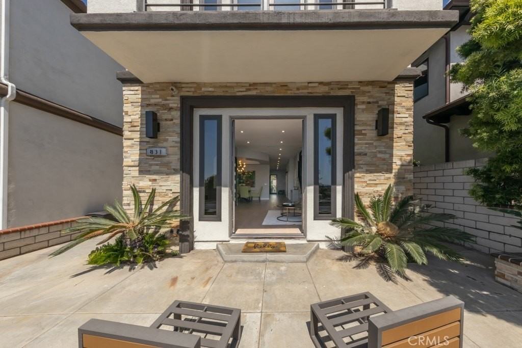 831 Frankfort Ave - Photo 2 of 43