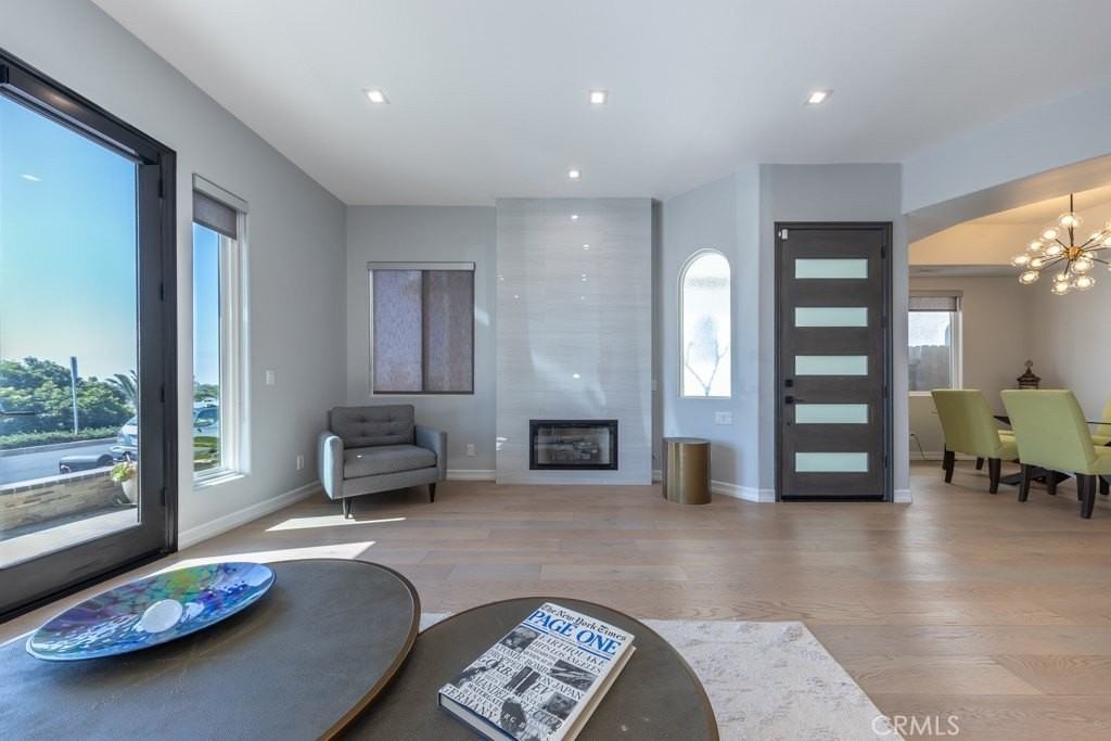 831 Frankfort Ave - Photo 4 of 43