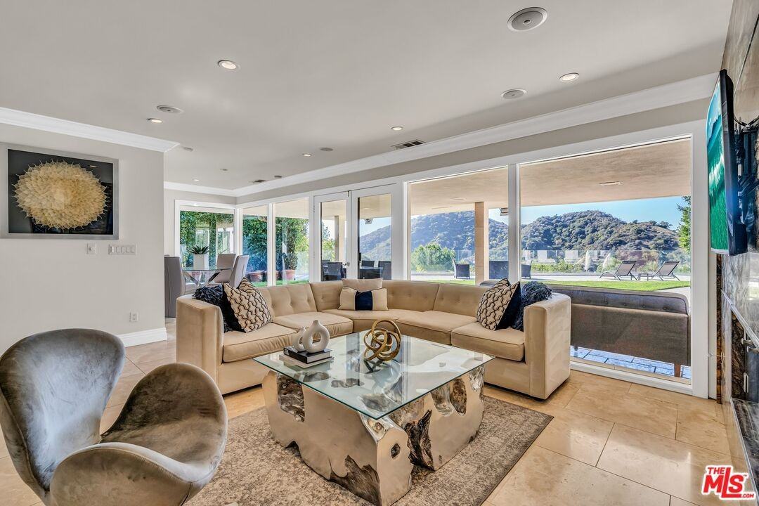 2177 Summitridge Dr - Photo 5 of 8