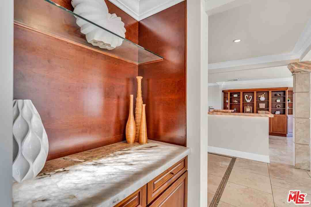 2177 Summitridge Dr - Photo 6 of 8