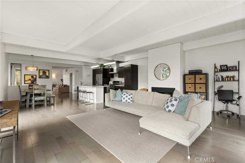 3339 N Knoll Dr - Photo 5 of 21