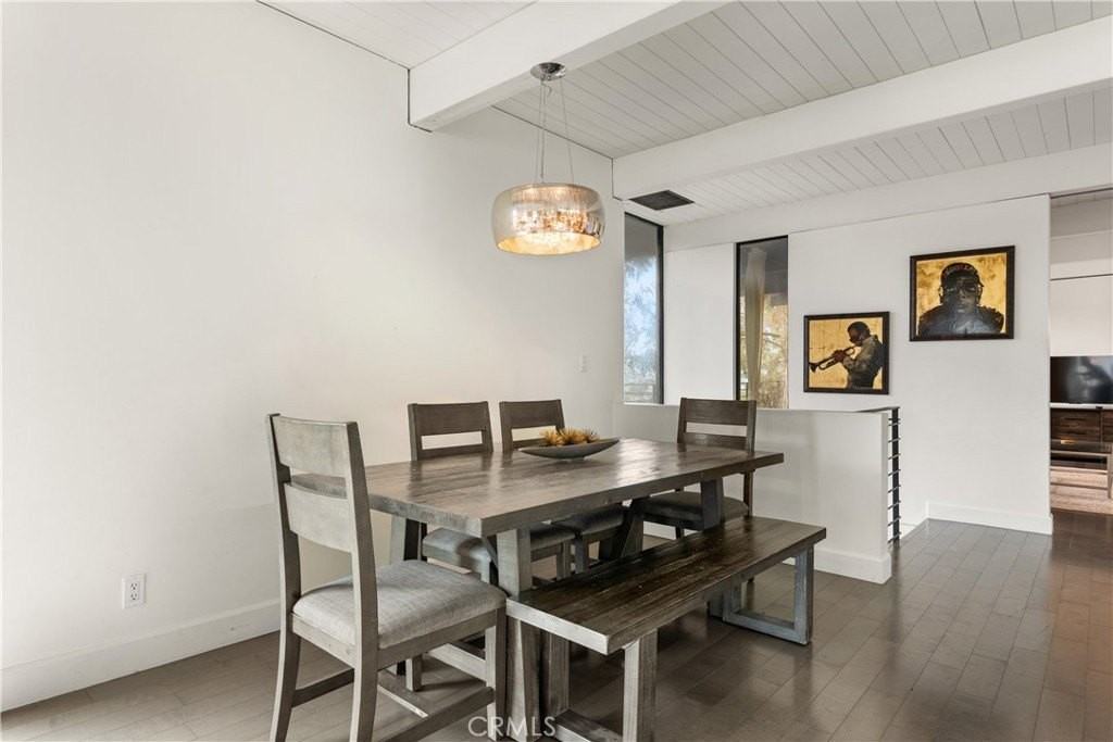 3339 N Knoll Dr - Photo 7 of 21