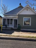 featured image of 215 W Fourth St