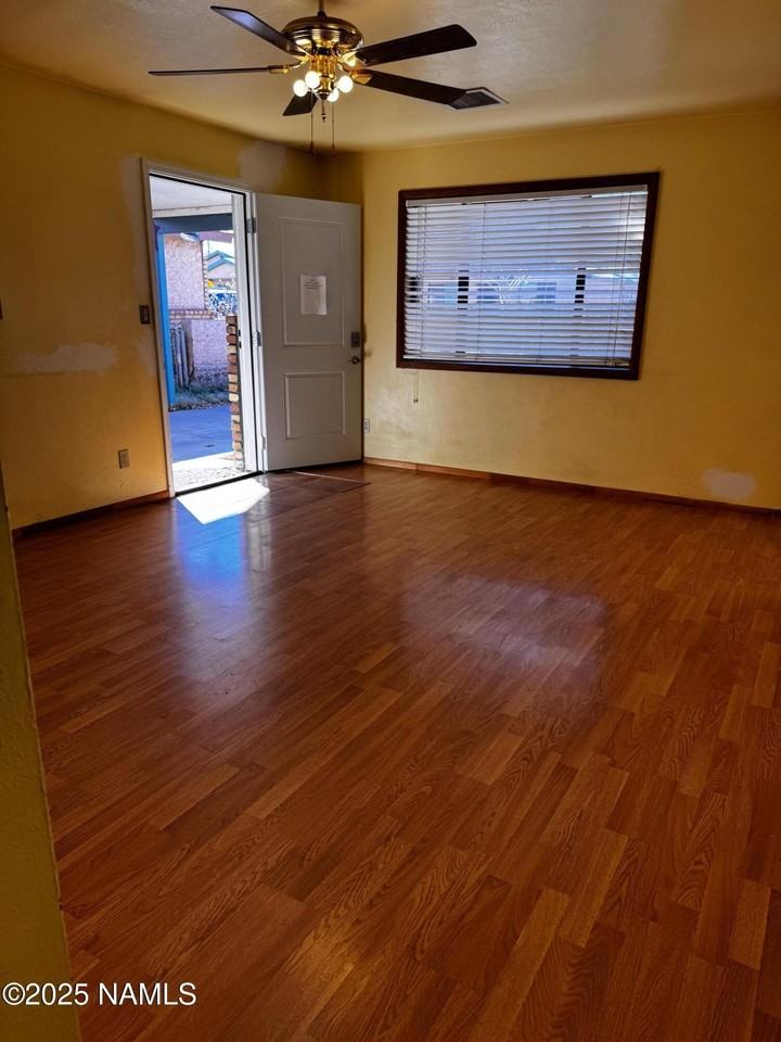 1012 W Aspinwall St - Photo 4 of 11