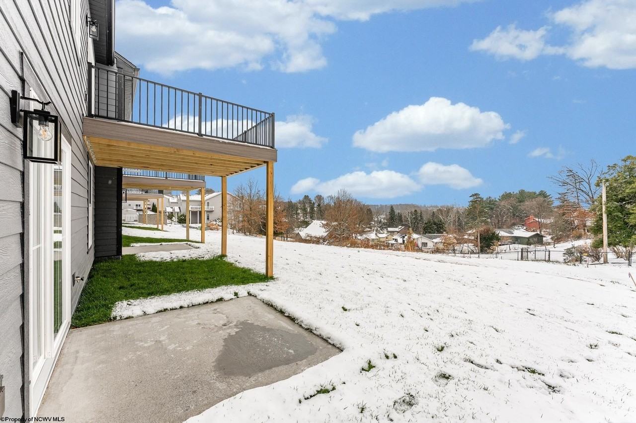 1647 Van Voorhis Rd - Photo 7 of 50