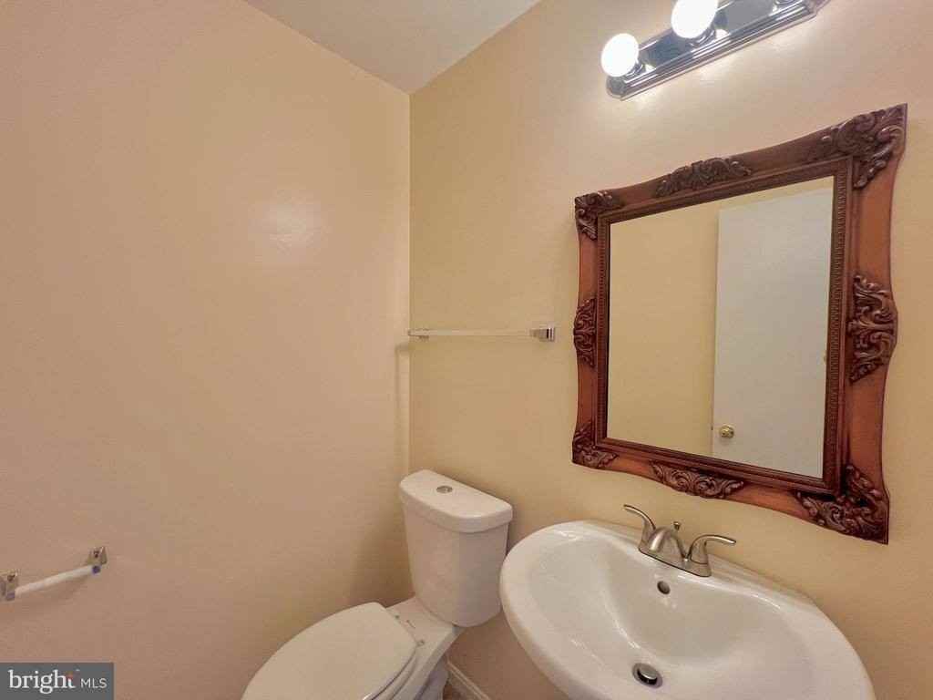 1707 Featherwood St - Photo 5 of 15