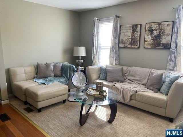 573 Lafayette Ave - Photo 6 of 11