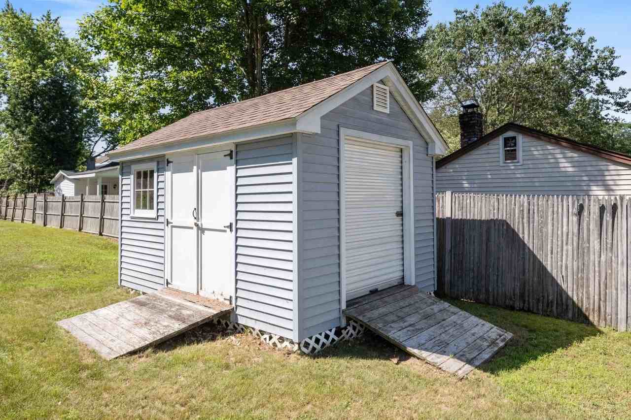 36 Lark St - Photo 5 of 45