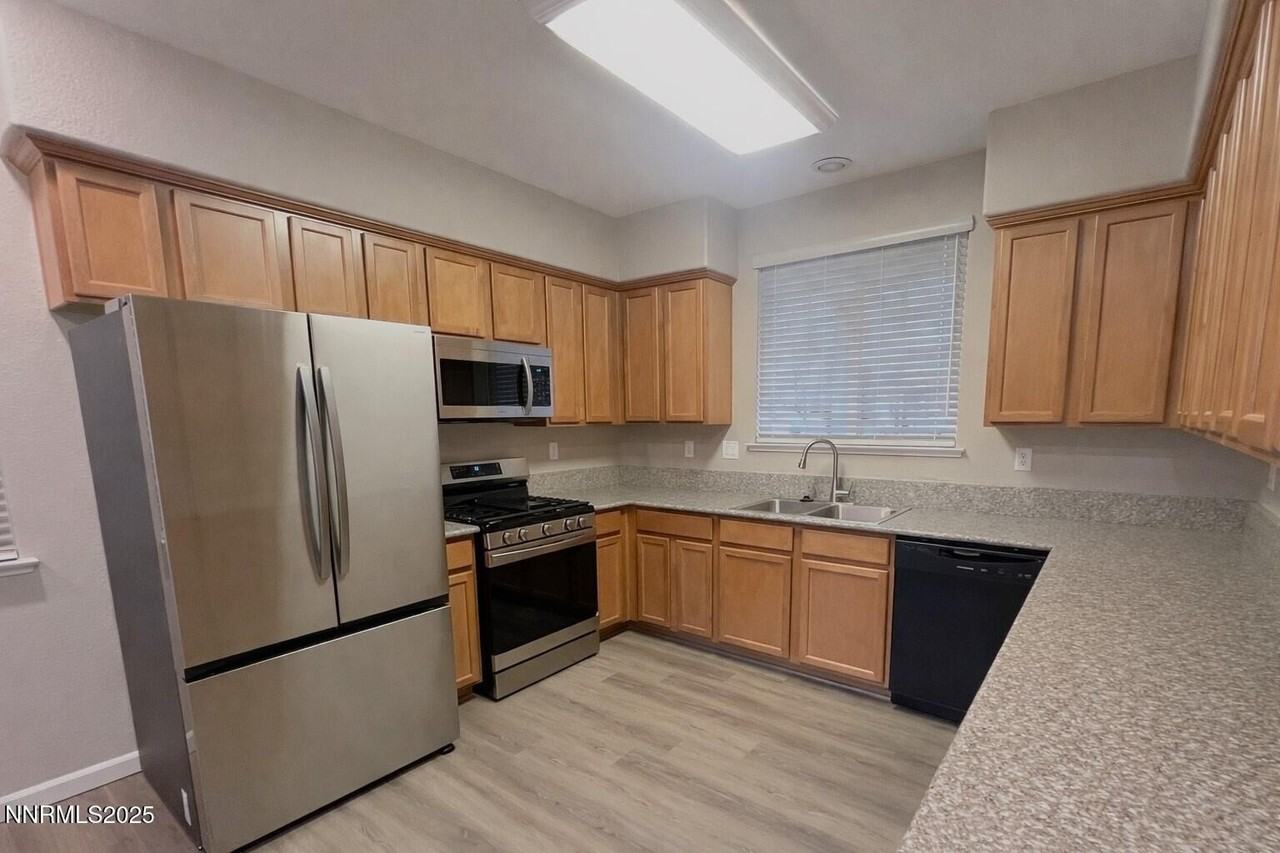 4555 Keyhaven Dr - Photo 2 of 13