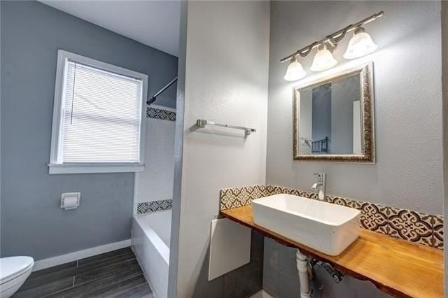 2005 Louisa St - Photo 5 of 10