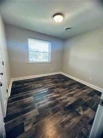 2610 Idaho Ave - Photo 4 of 11