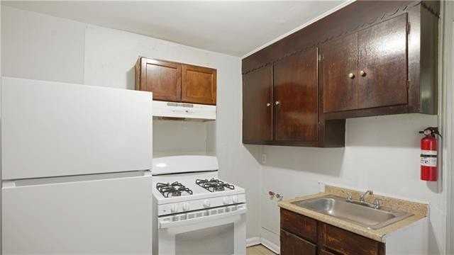 1811 Hollygrove St - Photo 5 of 8