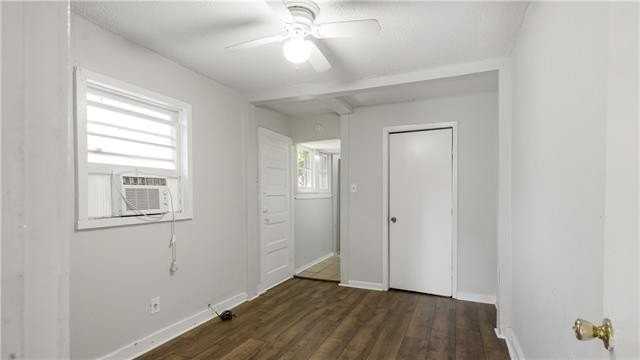 1811 Hollygrove St - Photo 6 of 8