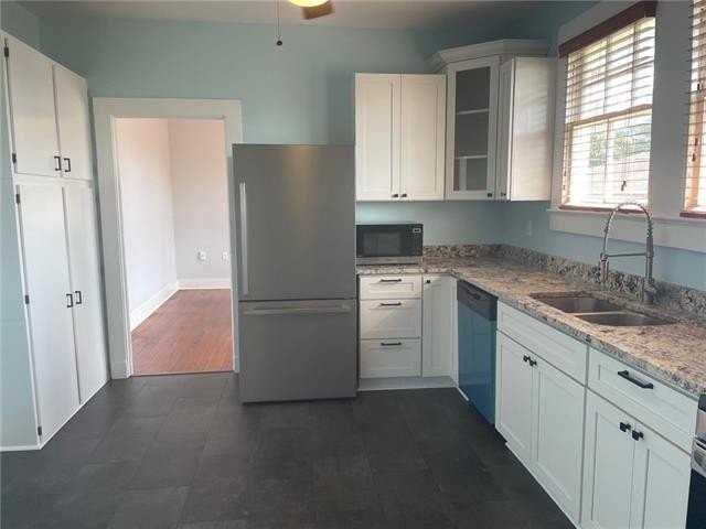 1116 Green St - Photo 6 of 16