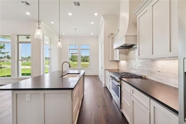 7158 Bedicove Dr - Photo 4 of 18