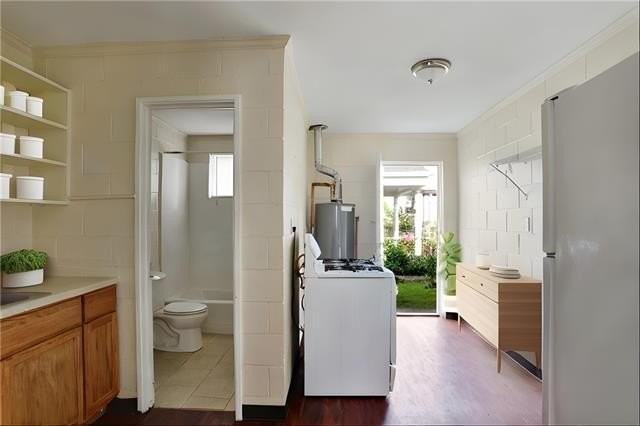 617 Cook St #N - Photo 3 of 5