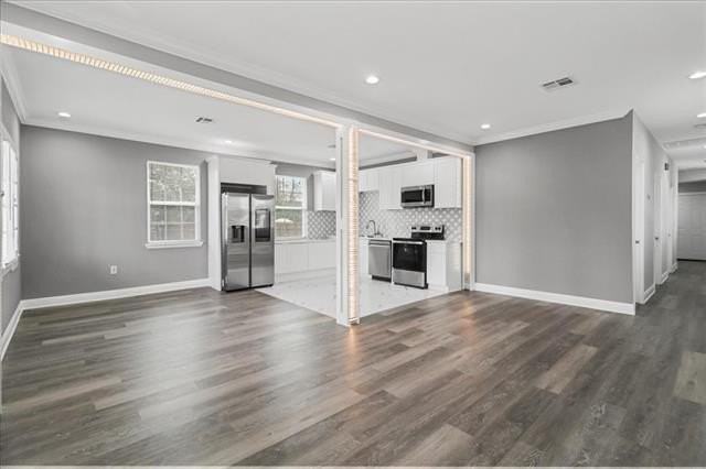 703 Leboeuf St - Photo 4 of 18