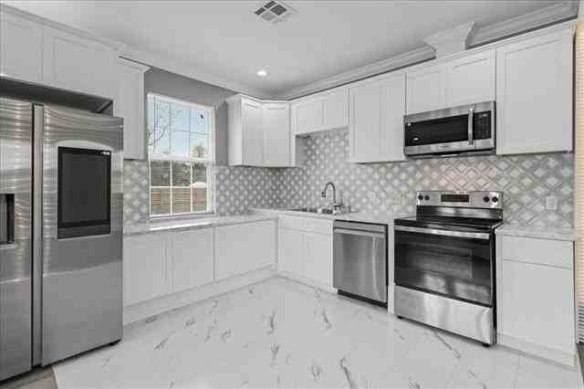 703 Leboeuf St - Photo 6 of 18